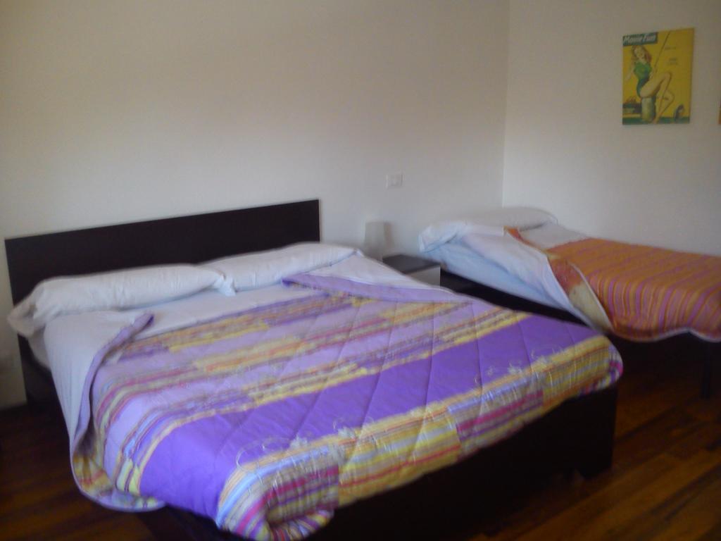 Casa Vacanza Holiday Villa Pieris ภายนอก รูปภาพ