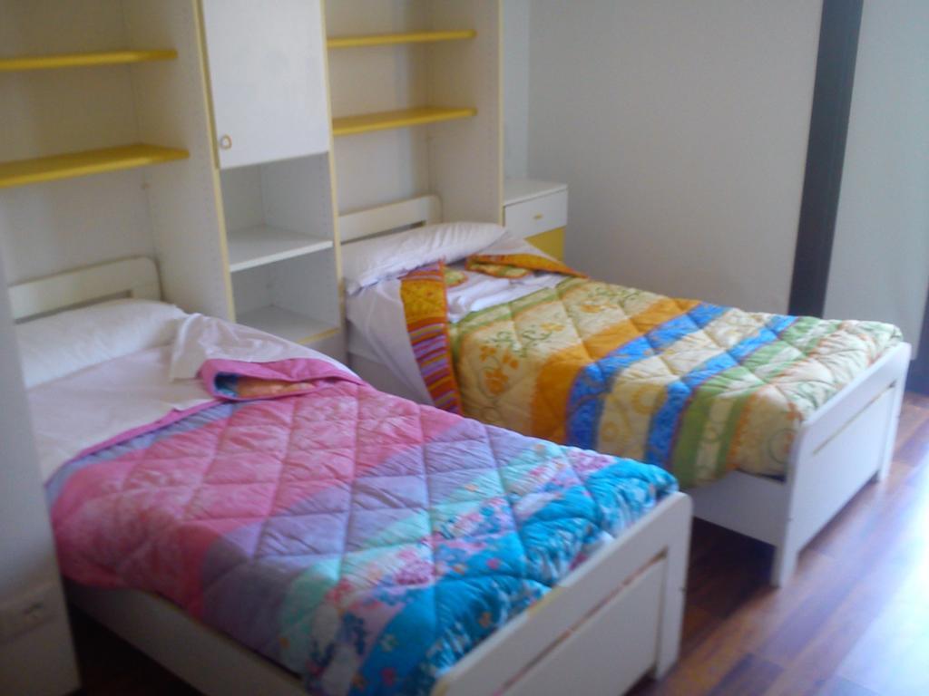 Casa Vacanza Holiday Villa Pieris ภายนอก รูปภาพ