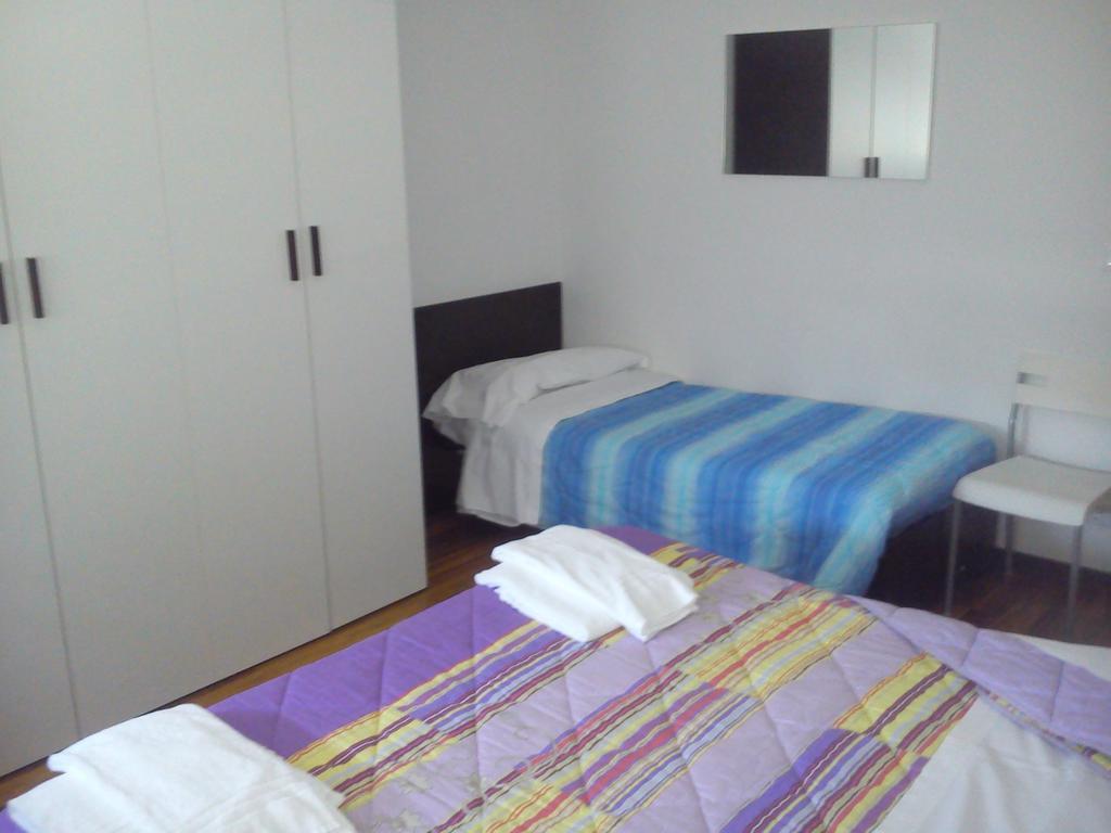 Casa Vacanza Holiday Villa Pieris ภายนอก รูปภาพ