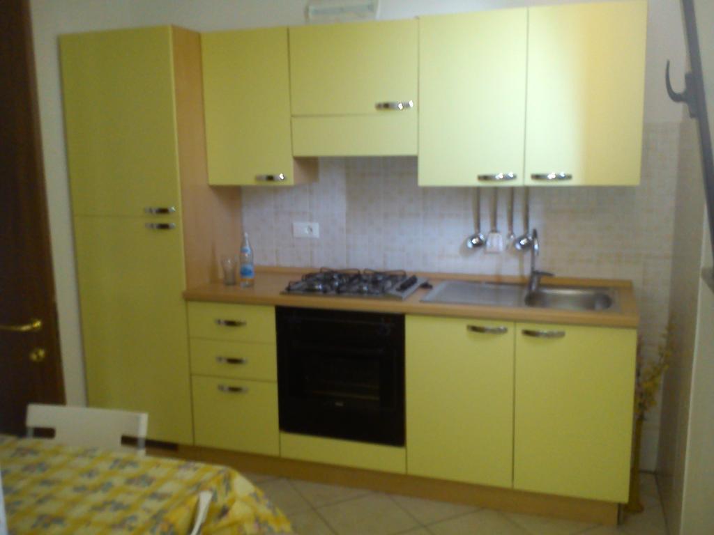 Casa Vacanza Holiday Villa Pieris ภายนอก รูปภาพ