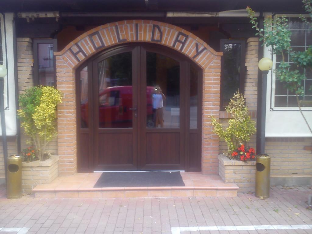 Casa Vacanza Holiday Villa Pieris ภายนอก รูปภาพ