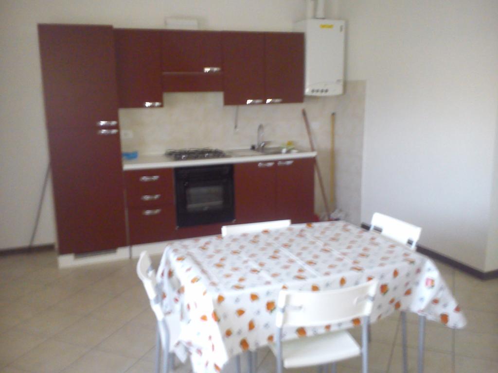 Casa Vacanza Holiday Villa Pieris ภายนอก รูปภาพ